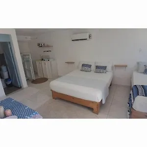 Blancos, A Dos Minutos De Patos Barahona Apartamento